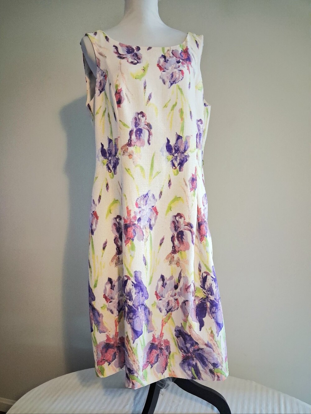 Floral Sleeveless Sheath Dress in White and Purple Size 16 - Picture 13 of 13